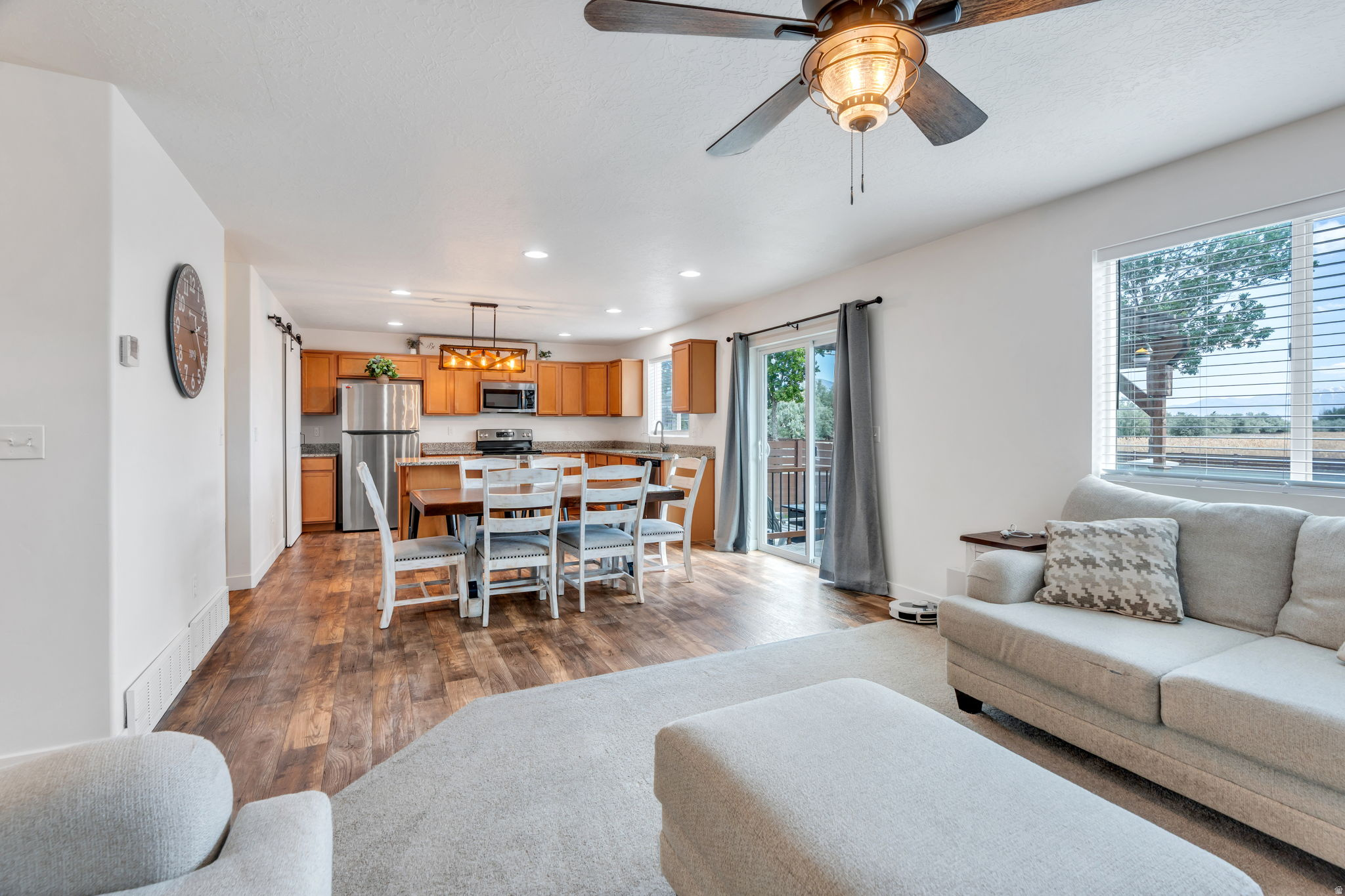 CASCADE AT WATERS EDGE - Residential