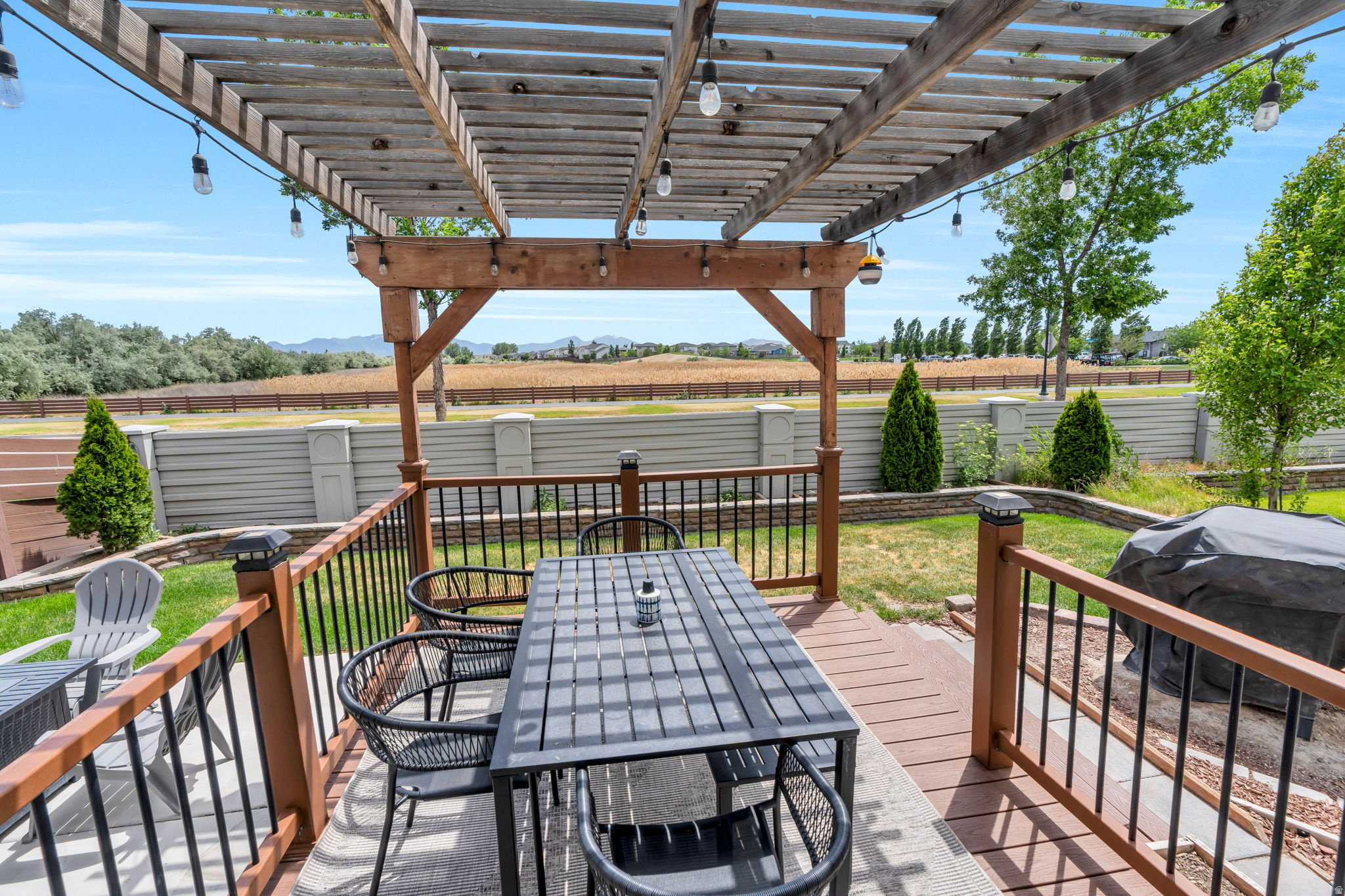 CASCADE AT WATERS EDGE - Residential