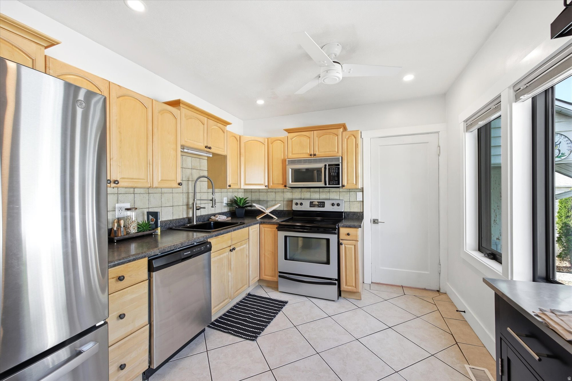 SUNSHINE ACRES - Residential