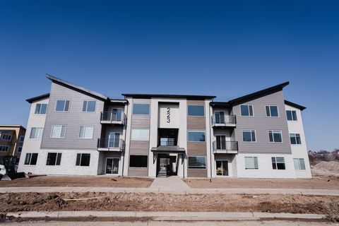 Photo of 216 E 850 S #6-101, Spanish Fork, UT 84660 (MLS # 2129218)