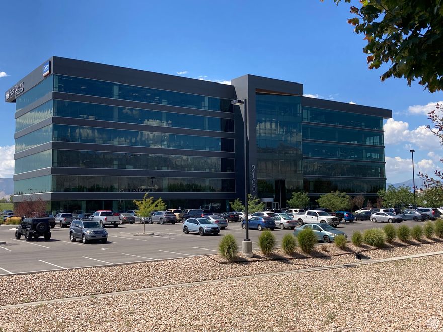 1,533 SF Office Space  Available May 1, 2025!  This modern office space offers 2 private offices, a spacious open area, and a conference room, perfect for a growing business. Located in central Utah County with quick access to I-15, enjoy beautiful mountain views and ample parking. Don't miss this prime opportunity!