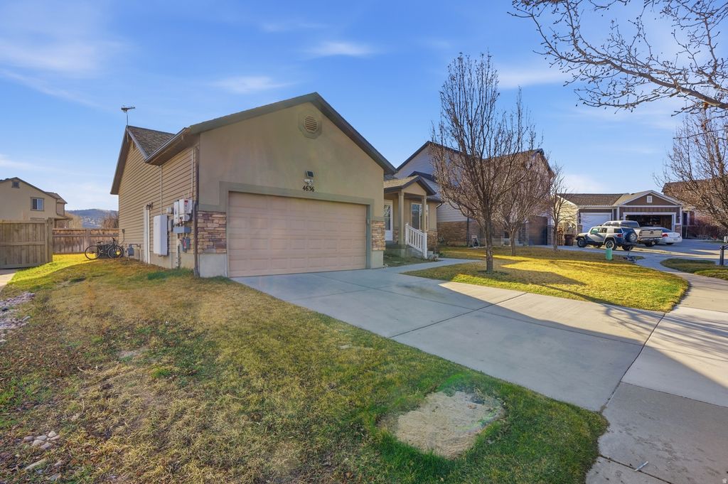 Photo of 4636 E JIMMY LN, Eagle Mountain, UT 84005 (MLS # 2144226)