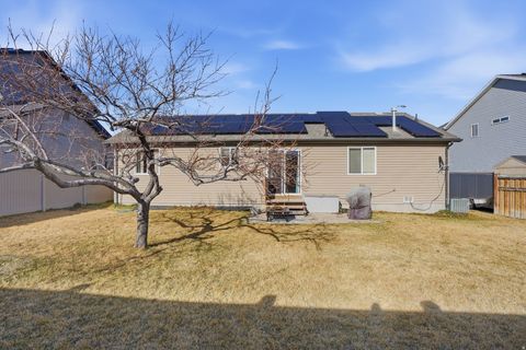 Tiny photo for 4636 E JIMMY LN, Eagle Mountain, UT 84005 (MLS # 2144226)