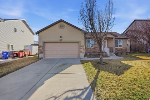 Photo of 4636 E JIMMY LN, Eagle Mountain, UT 84005 (MLS # 2144226)