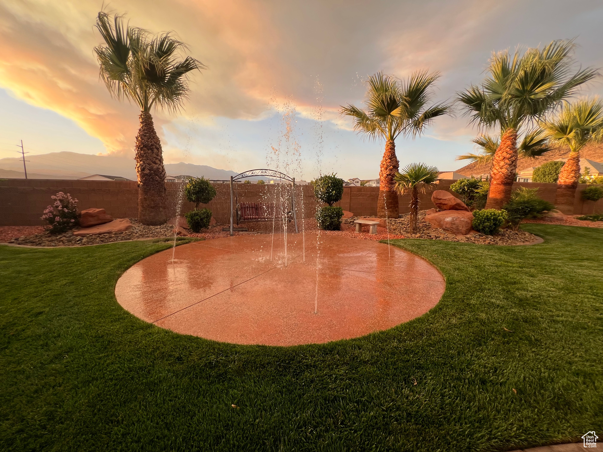 REDSTONE SPRINGS - Residential