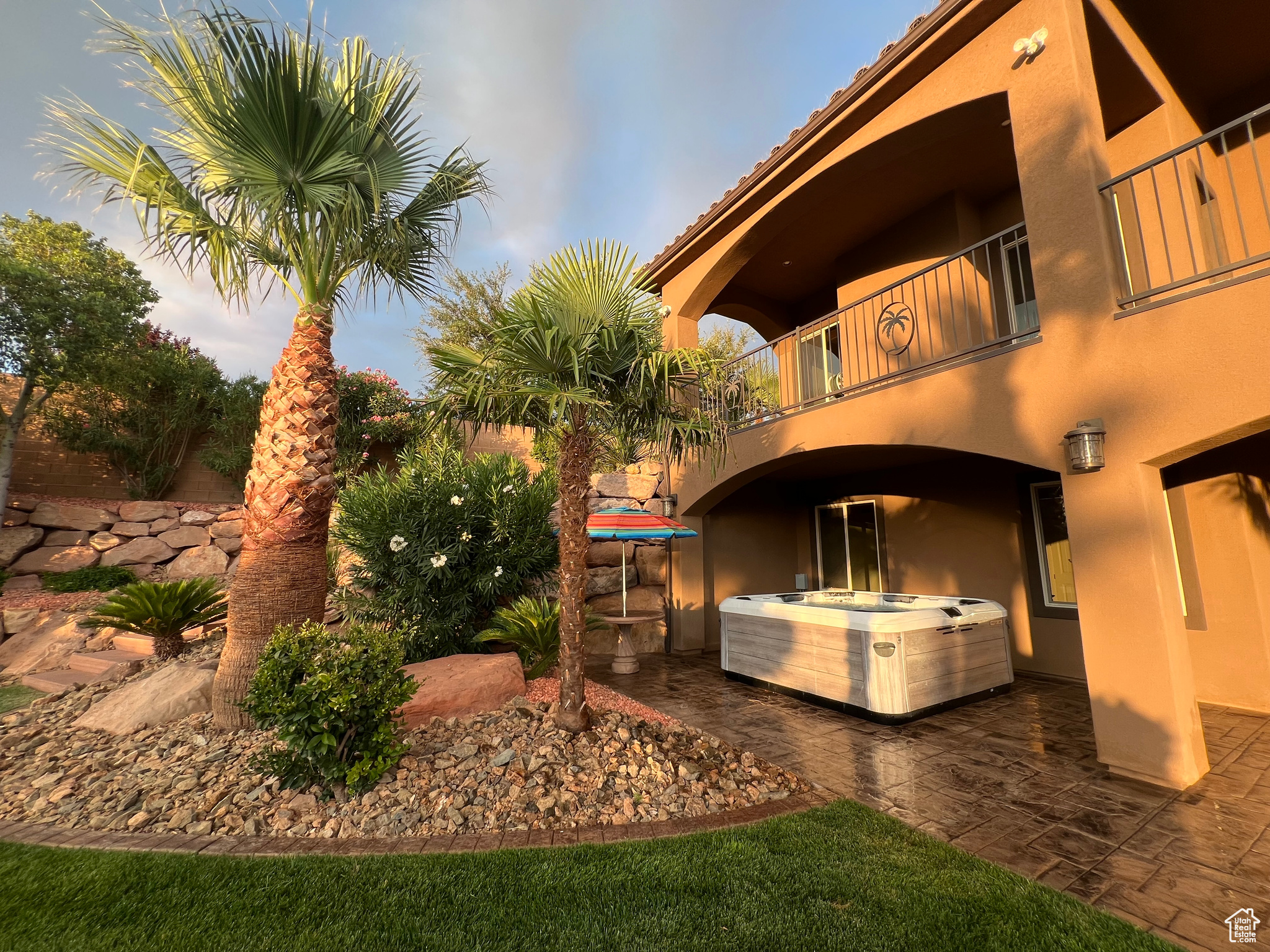 REDSTONE SPRINGS - Residential