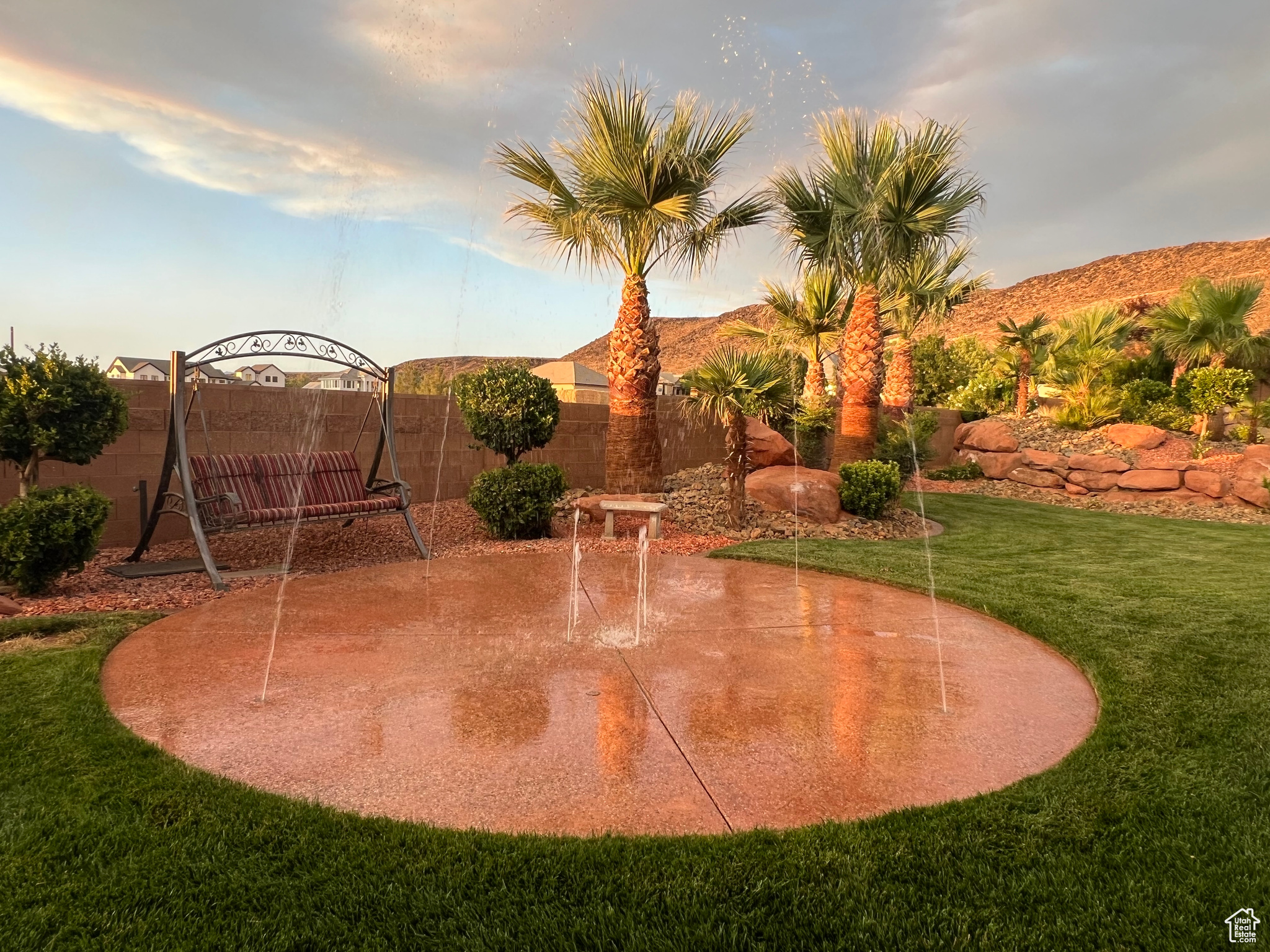 REDSTONE SPRINGS - Residential