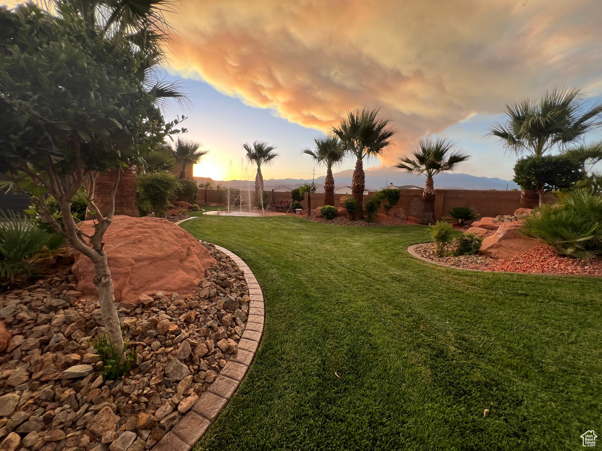 REDSTONE SPRINGS - Residential
