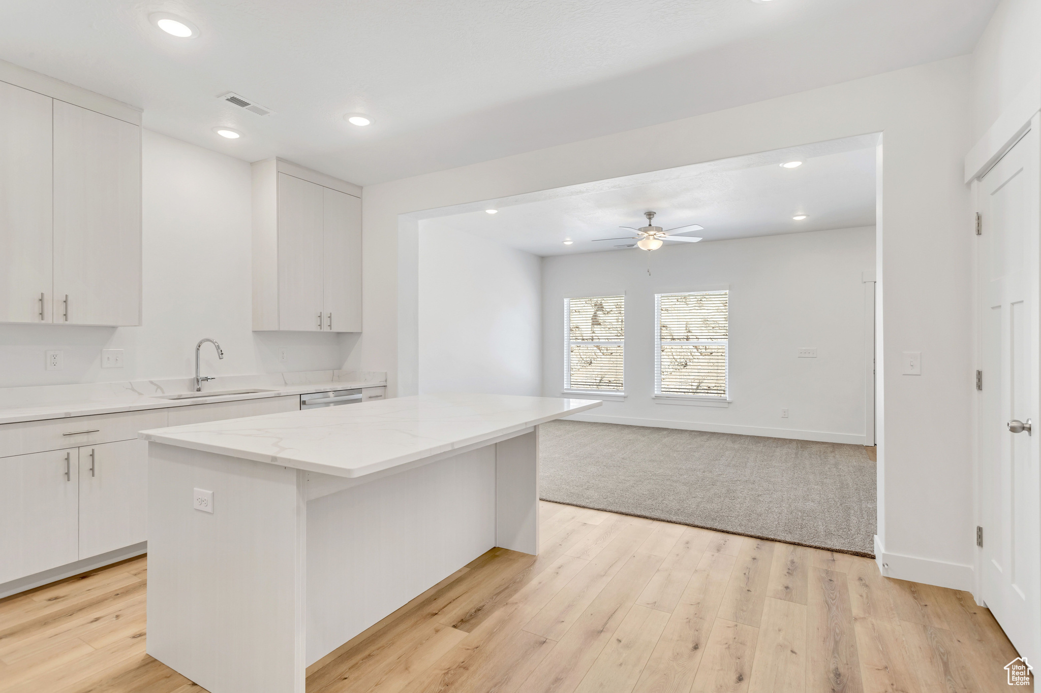 2777 E Skycrest Aly #412, Eagle Mountain, Utah image 2