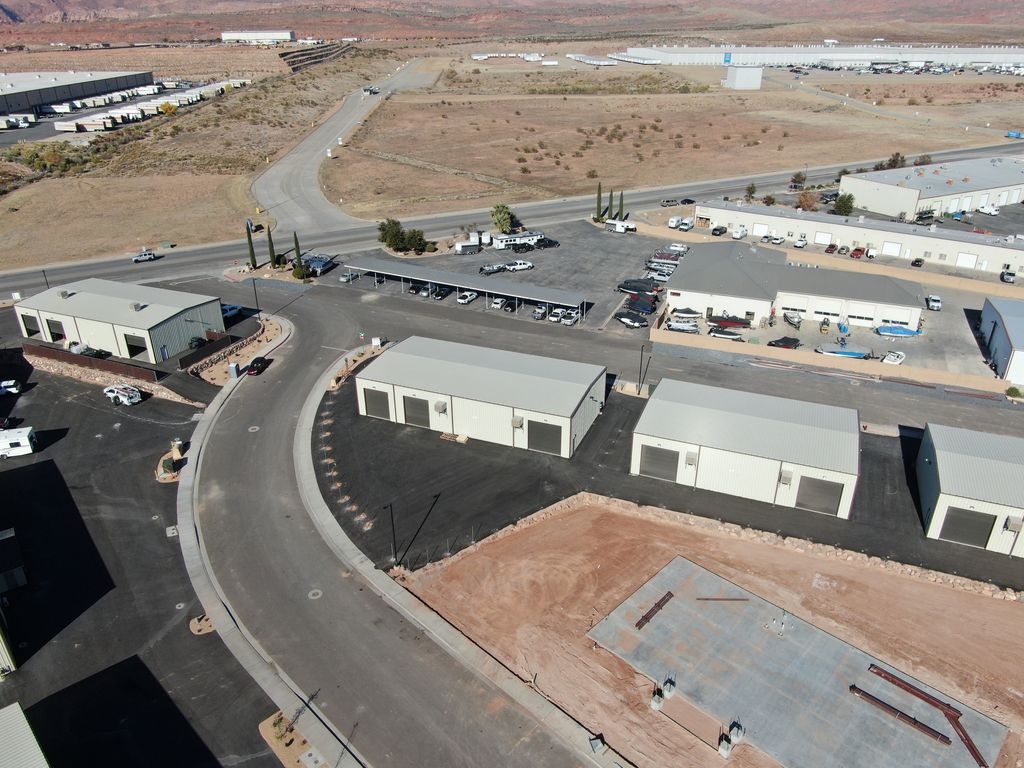 Photo of 5953 W SQUARETOP LN, Hurricane, UT 84737 (MLS # 2172915)