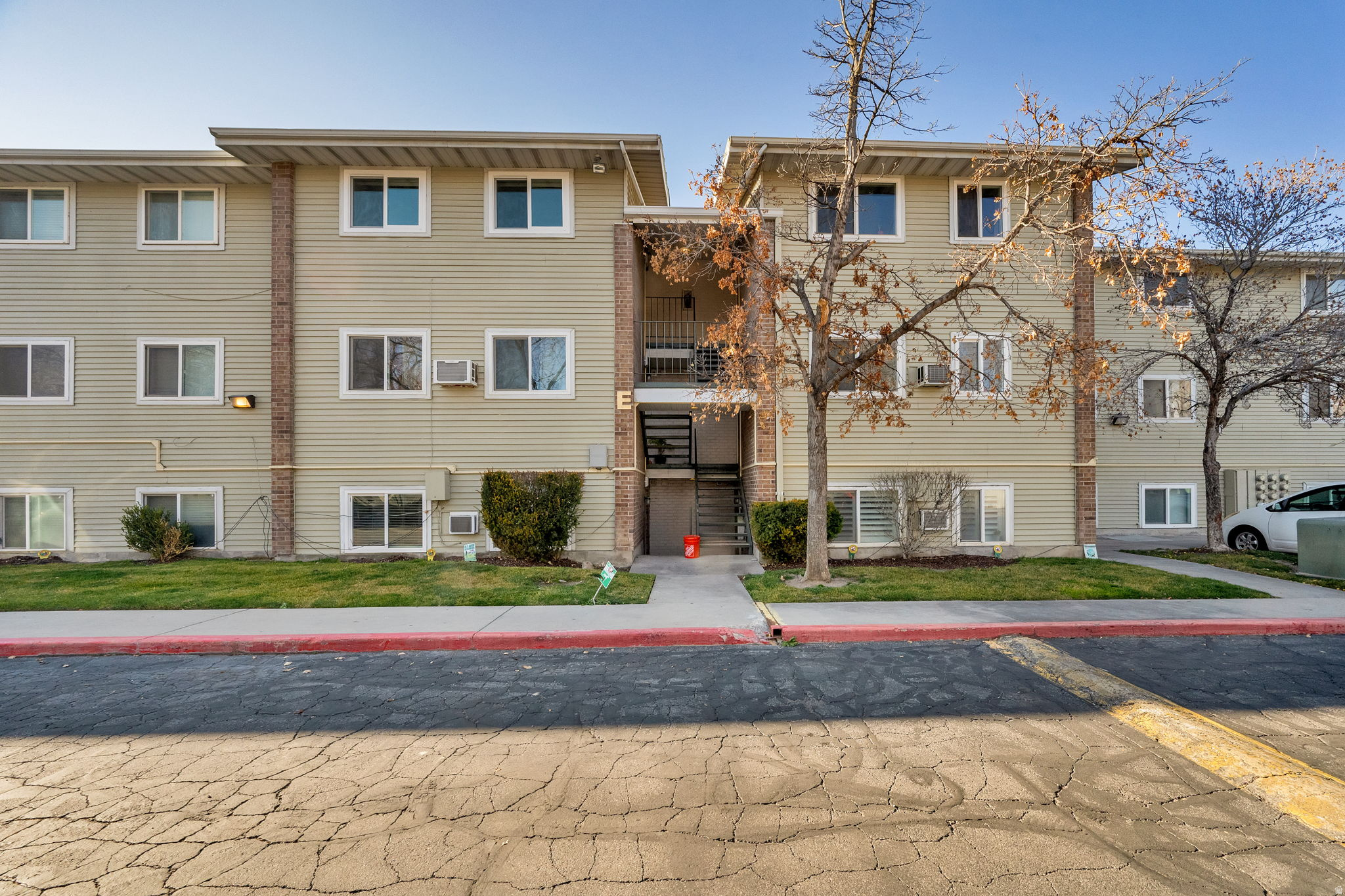 PARK WILLOW CONDOS - Residential