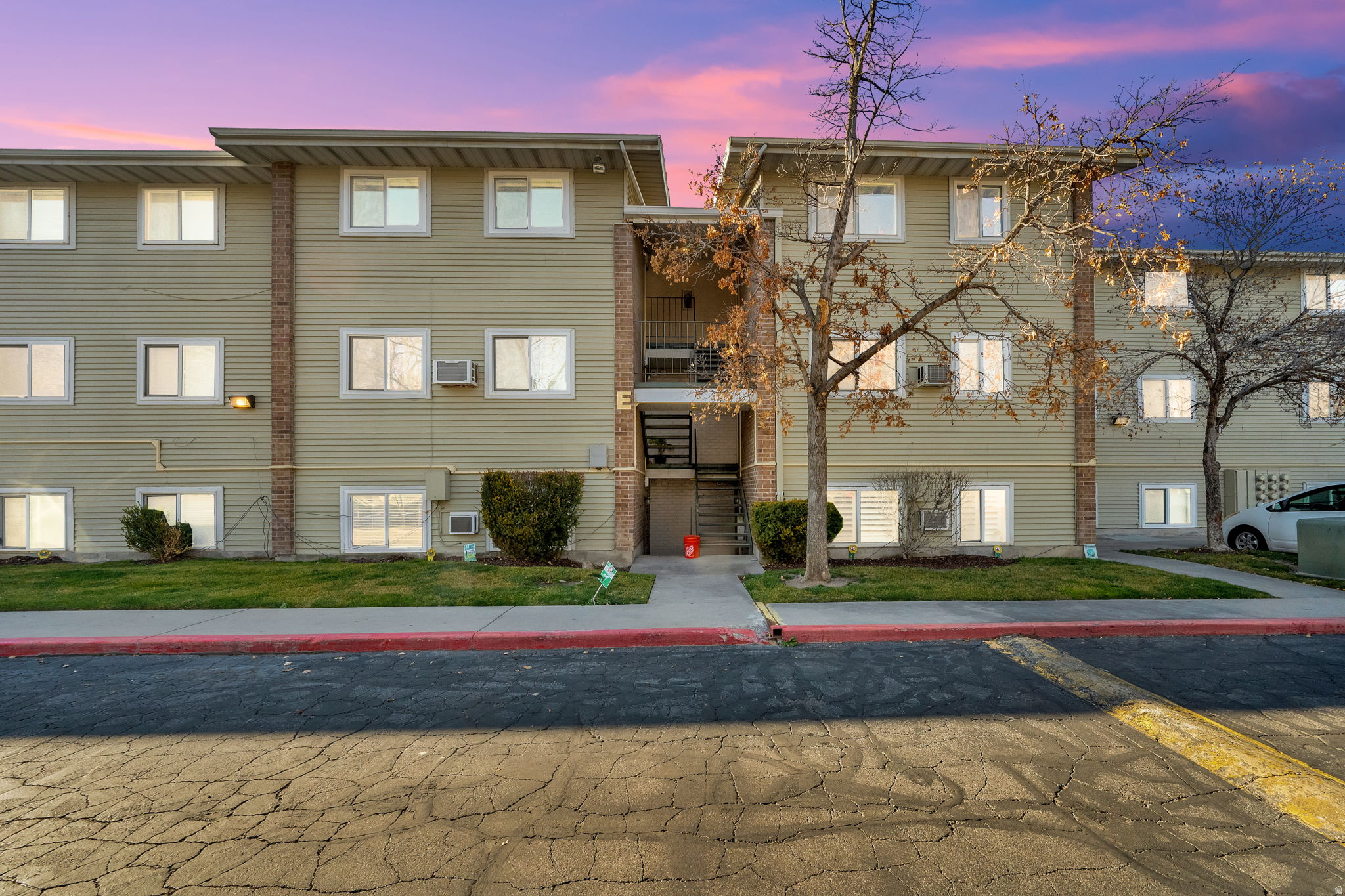 PARK WILLOW CONDOS - Residential