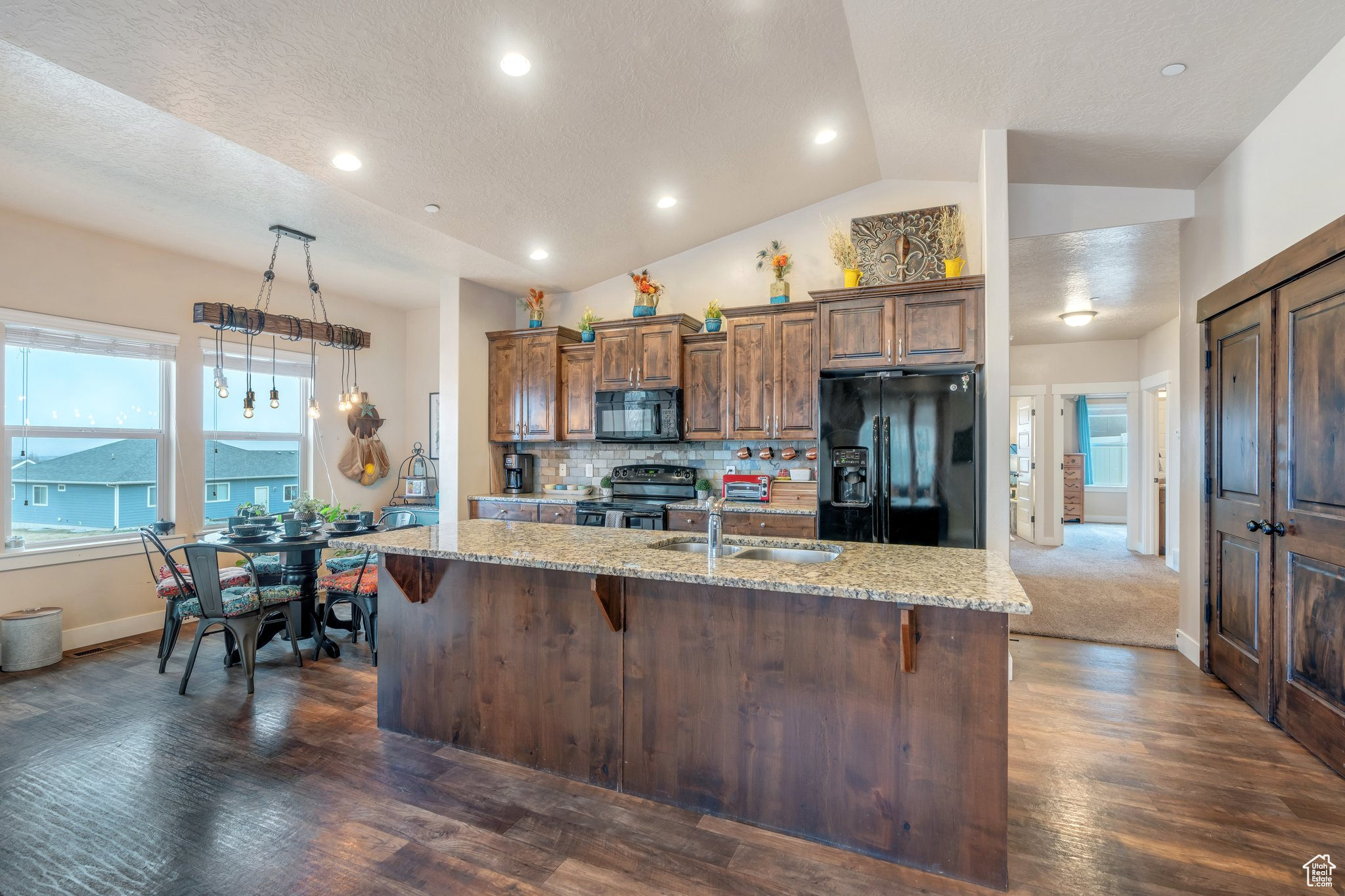 Elk Ridge, Utah 84651, United States, 6 Bedrooms Bedrooms, ,3 BathroomsBathrooms,Residential,Active,81712