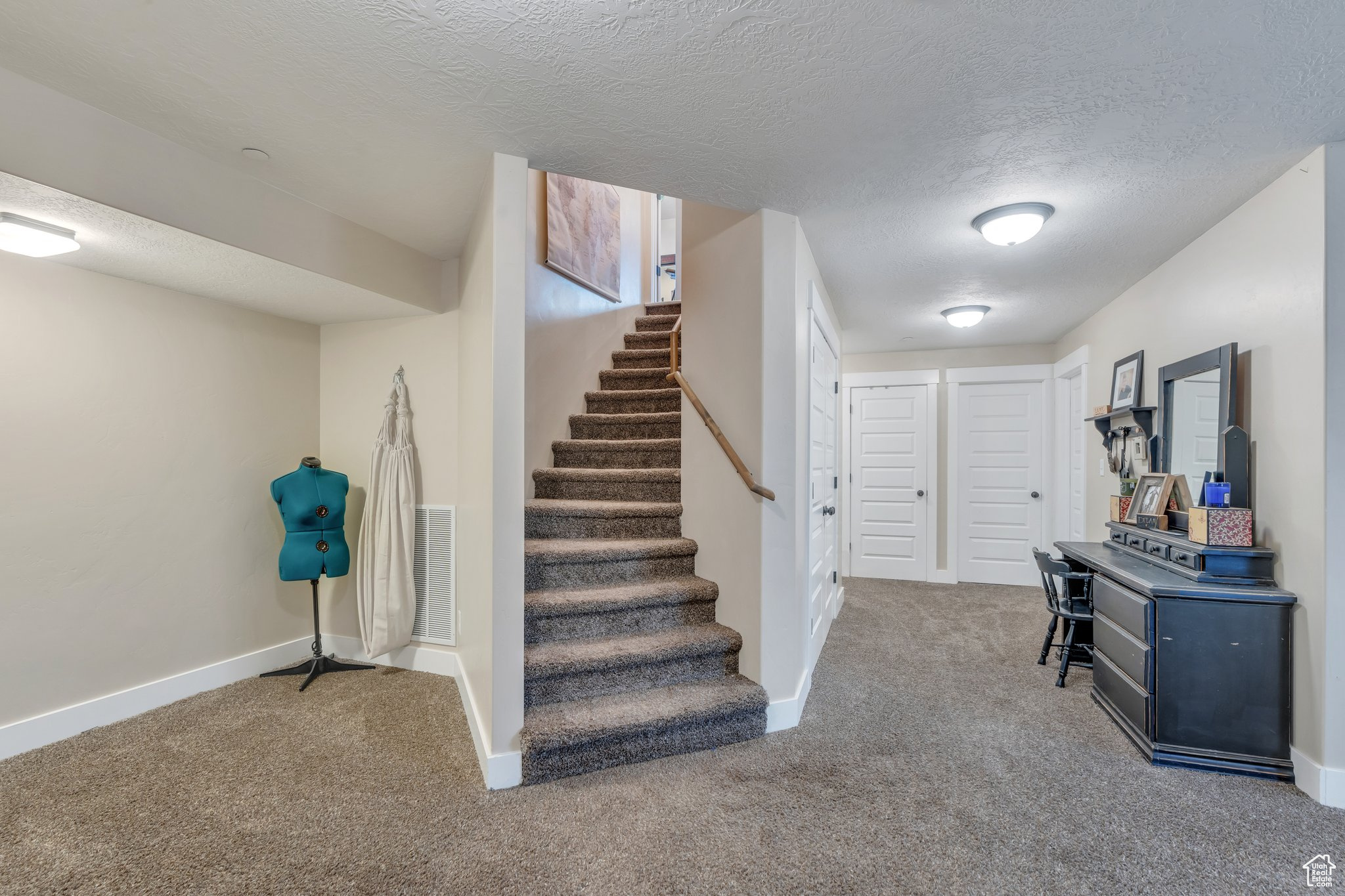 Elk Ridge, Utah 84651, United States, 6 Bedrooms Bedrooms, ,3 BathroomsBathrooms,Residential,Active,81712