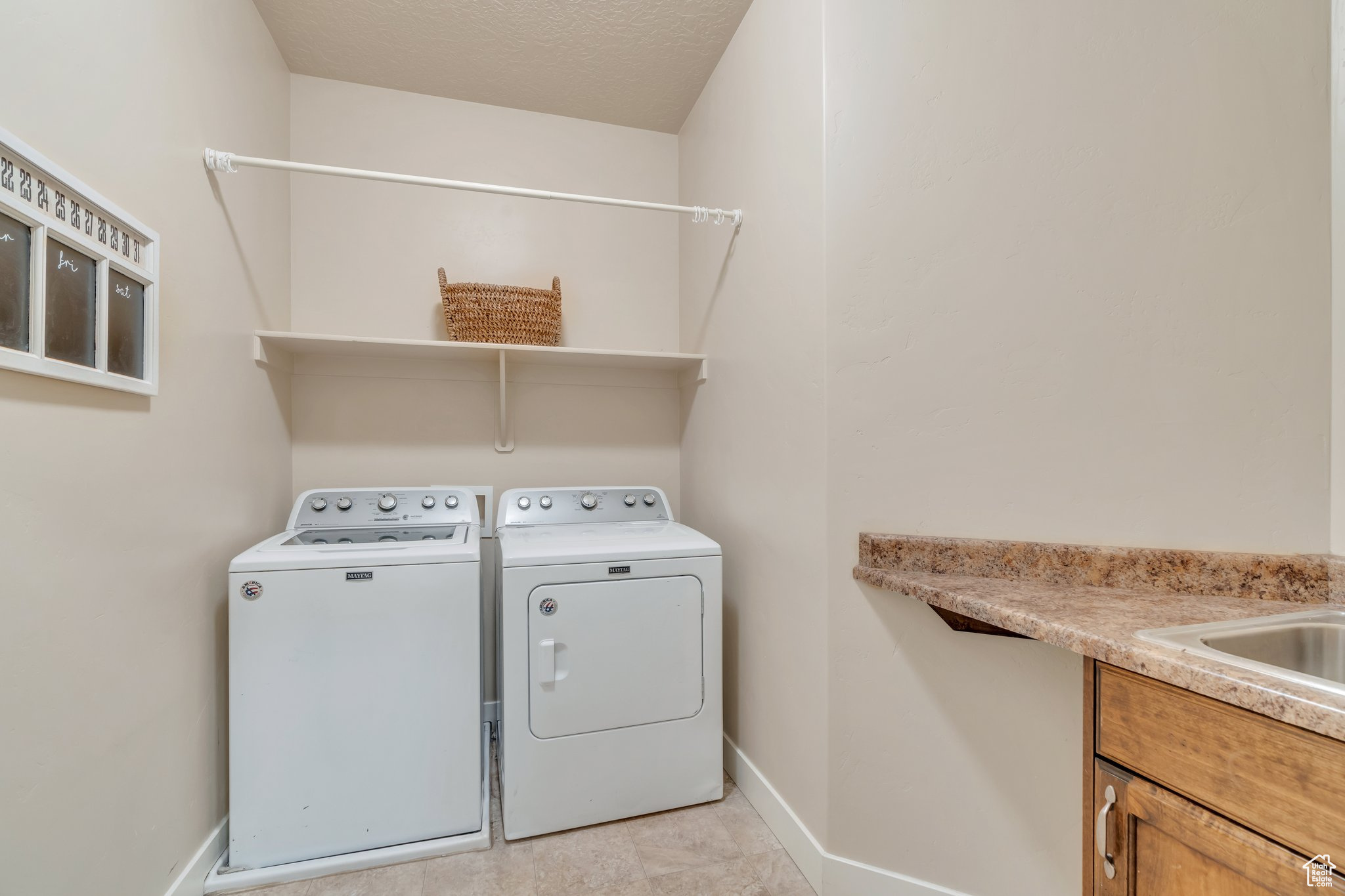 Elk Ridge, Utah 84651, United States, 6 Bedrooms Bedrooms, ,3 BathroomsBathrooms,Residential,Active,81712