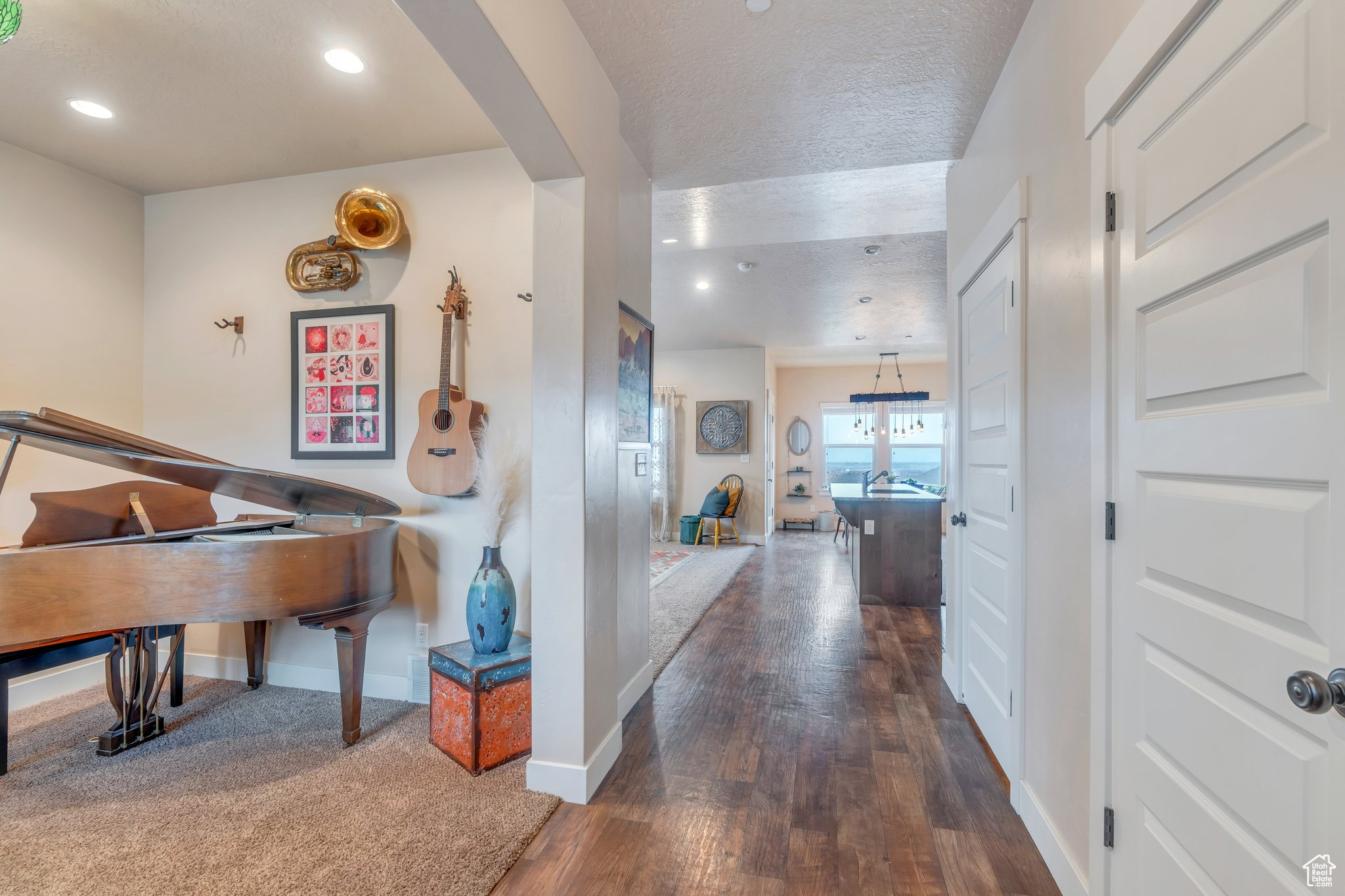 Elk Ridge, Utah 84651, United States, 6 Bedrooms Bedrooms, ,3 BathroomsBathrooms,Residential,Active,81712