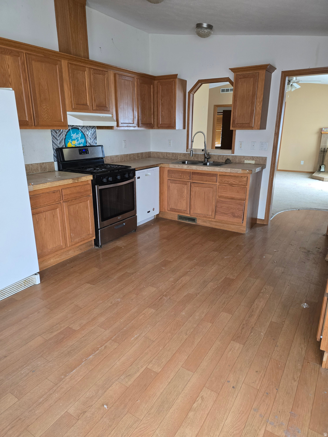 SUNBURST TERRACE - Residential