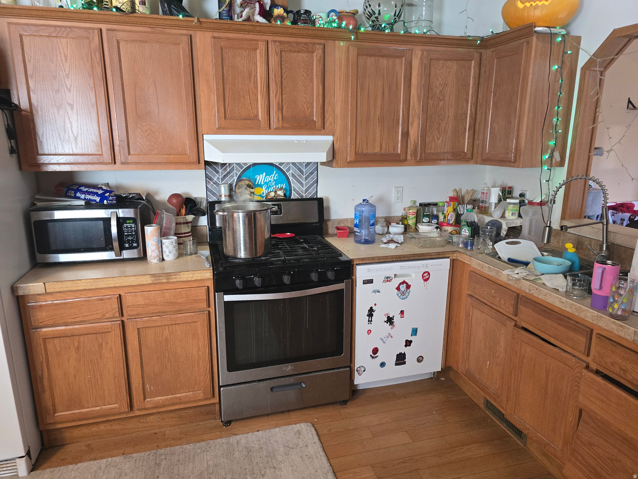 SUNBURST TERRACE - Residential