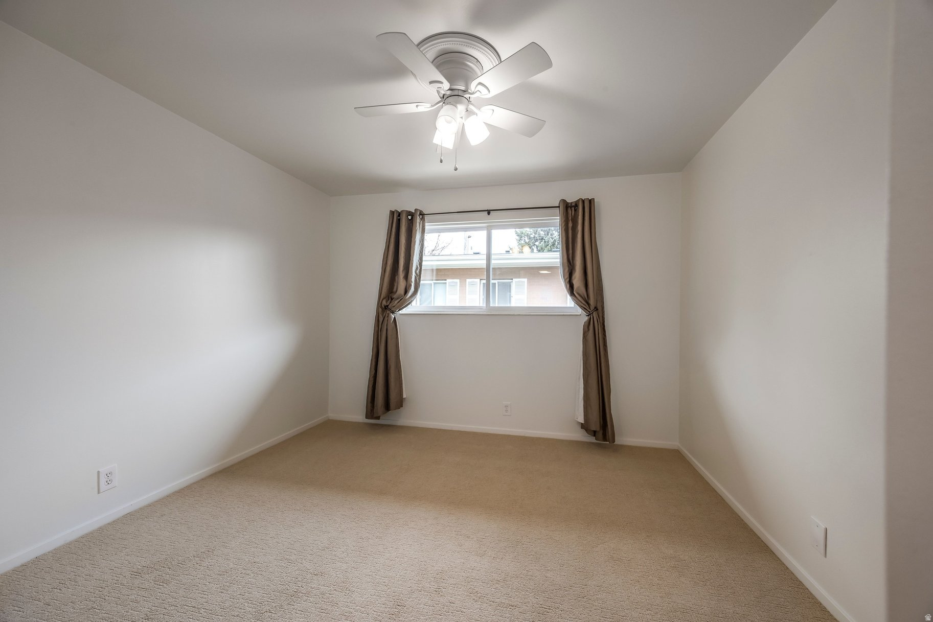 CARRIAGE LANE - Residential