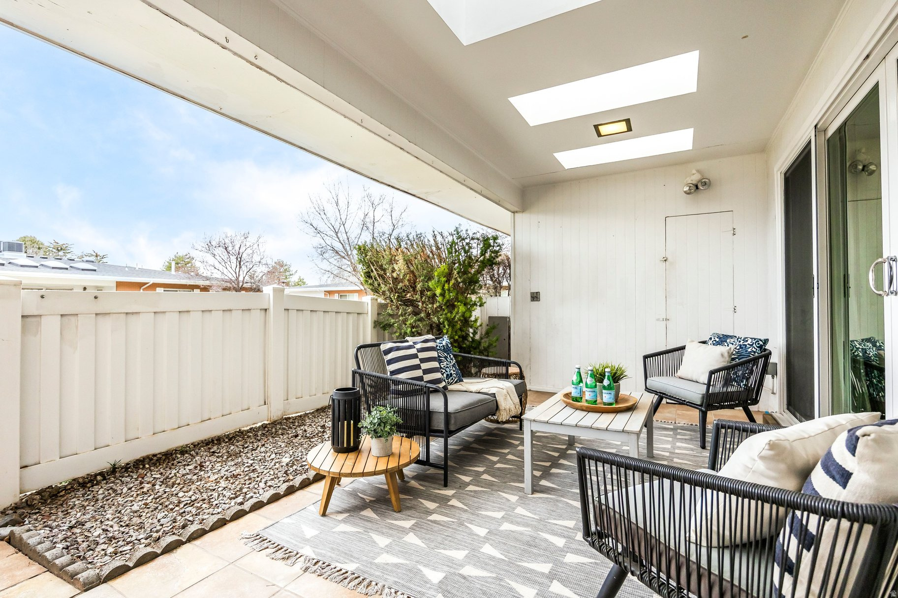 CARRIAGE LANE - Residential