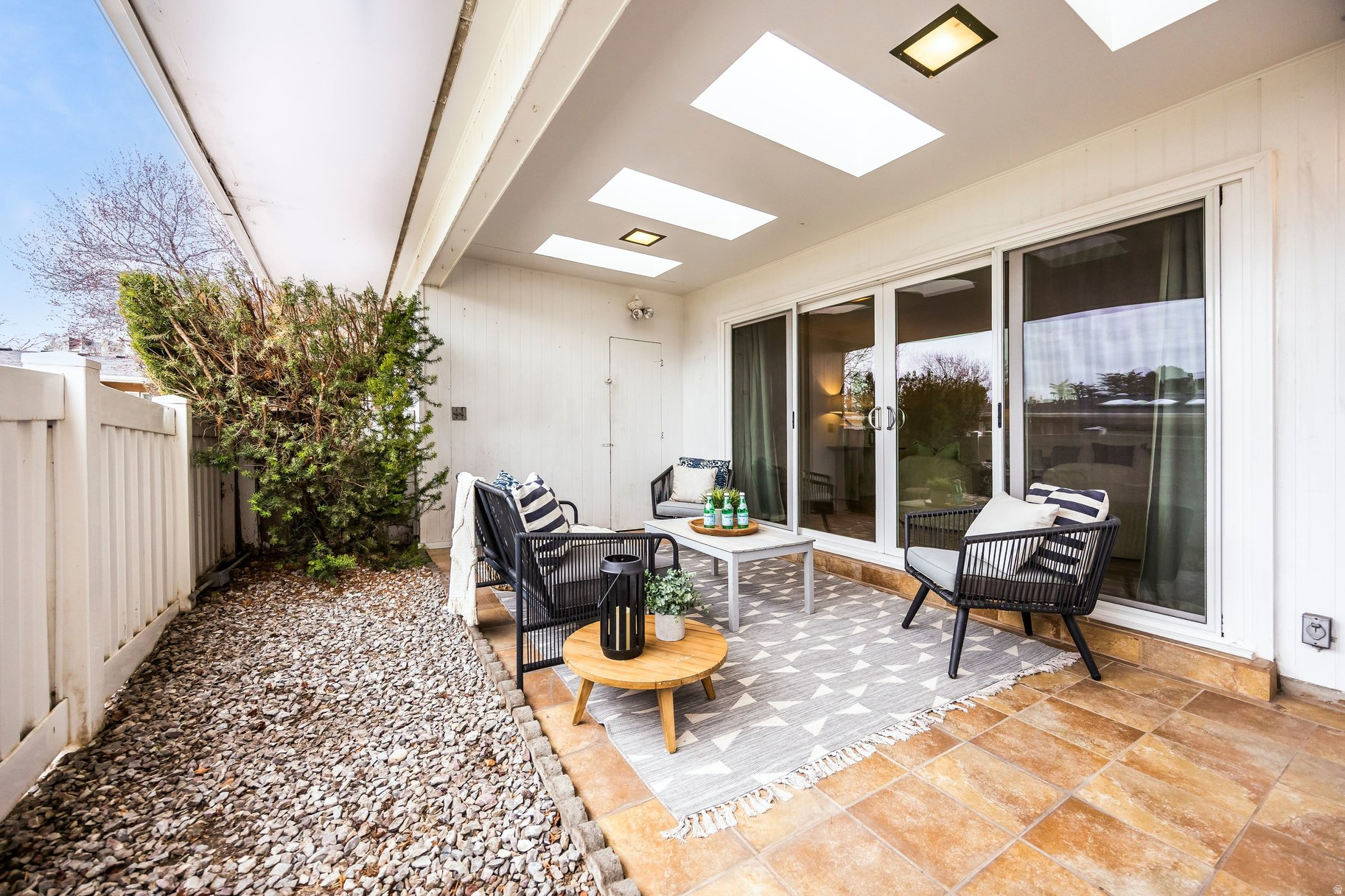 CARRIAGE LANE - Residential