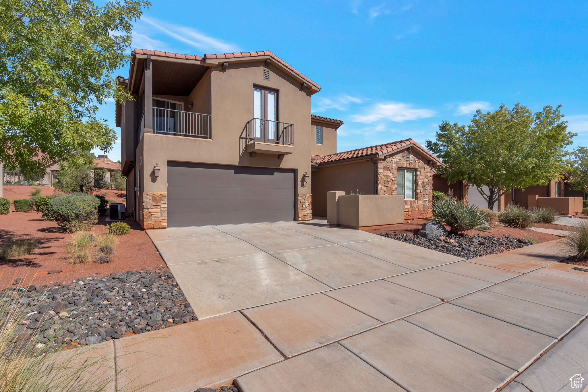 PARADISE VILLG ZION - Residential