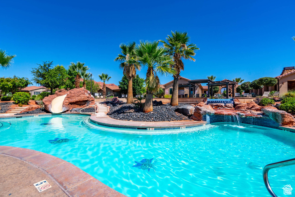 PARADISE VILLG ZION - Residential