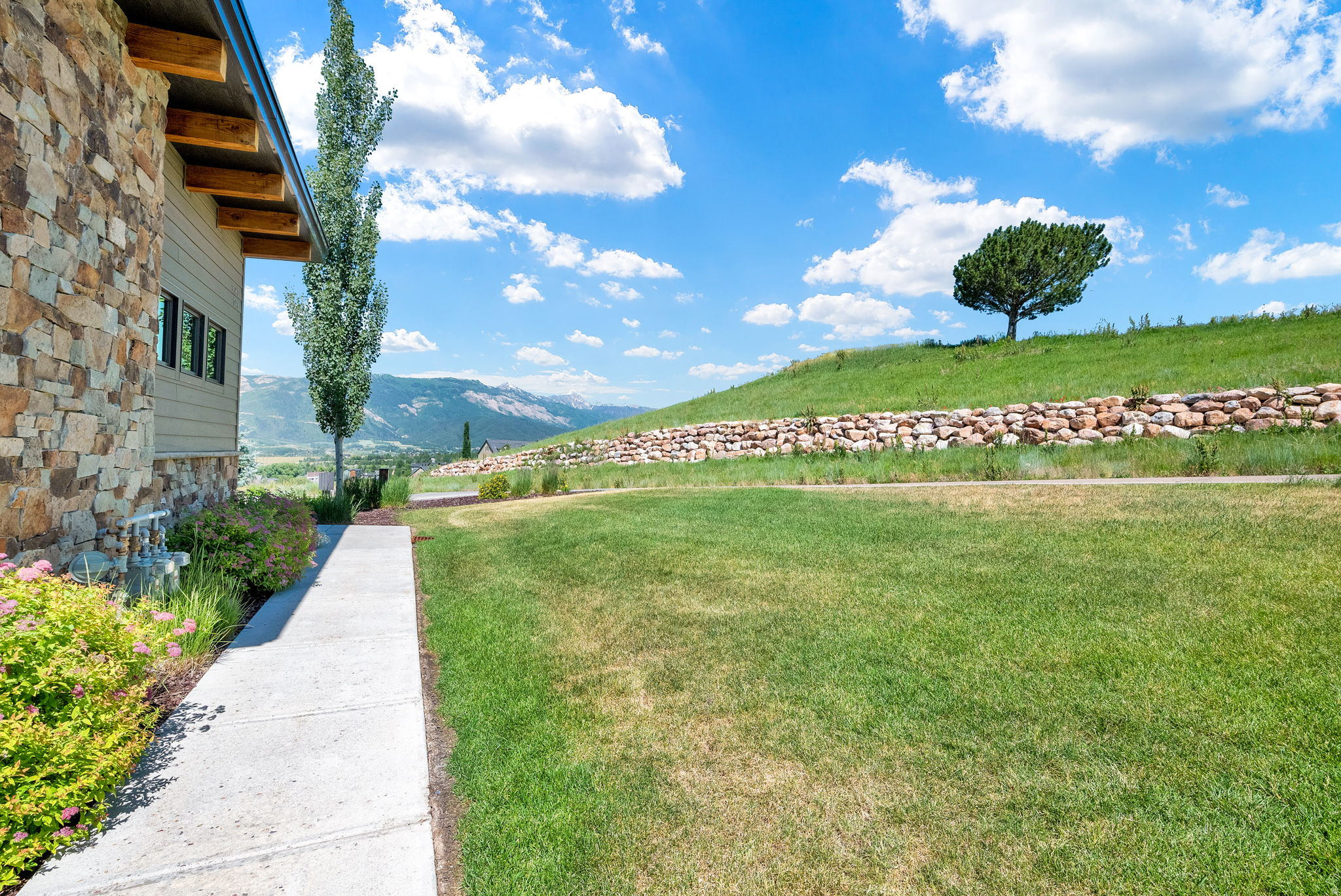 THE RIDGE TOWNHOMES - Residential