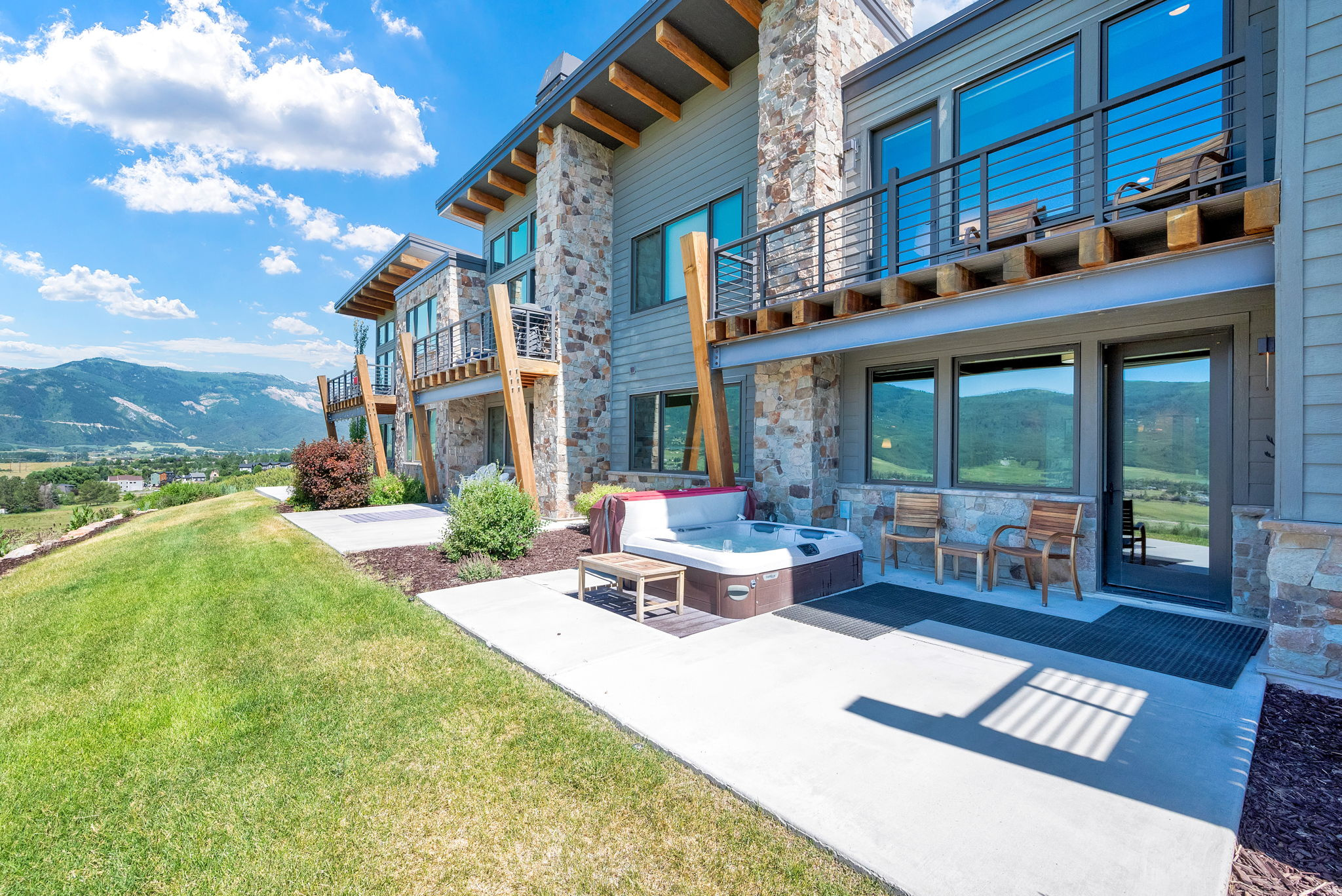 THE RIDGE TOWNHOMES - Residential