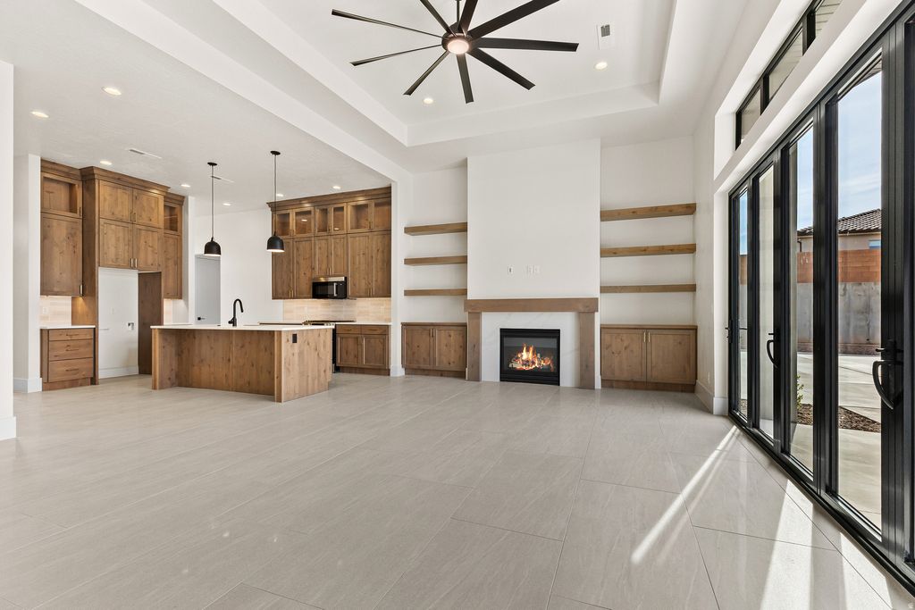 Photo of 156 N 3670 W, Hurricane, UT 84737 (MLS # 2151637)