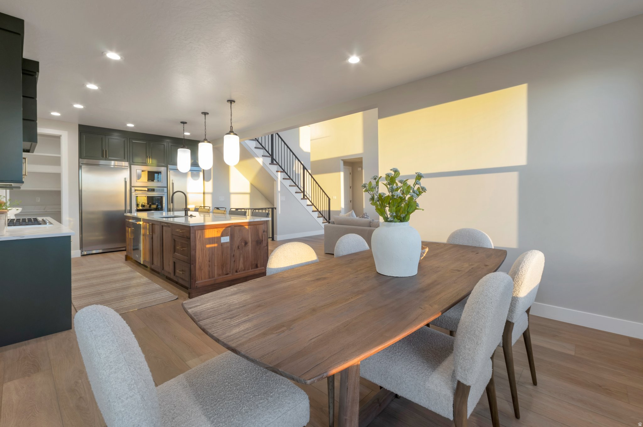 CHESTNUT FARMS - Residential