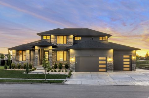 Photo of 514 S 1450 W, Farmington, UT 84025 (MLS # 2128991)