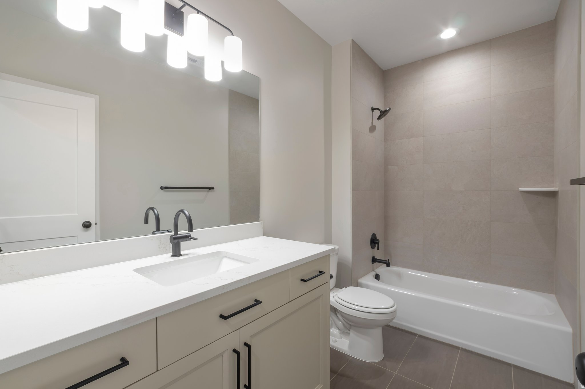 CHESTNUT FARMS - Residential