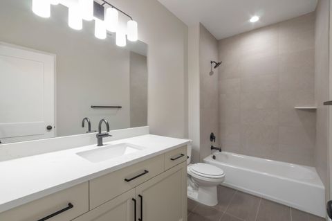 Tiny photo for 514 S 1450 W, Farmington, UT 84025 (MLS # 2128991)