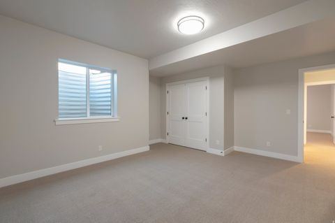 Tiny photo for 514 S 1450 W, Farmington, UT 84025 (MLS # 2128991)