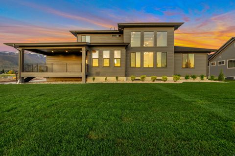 Tiny photo for 514 S 1450 W, Farmington, UT 84025 (MLS # 2128991)