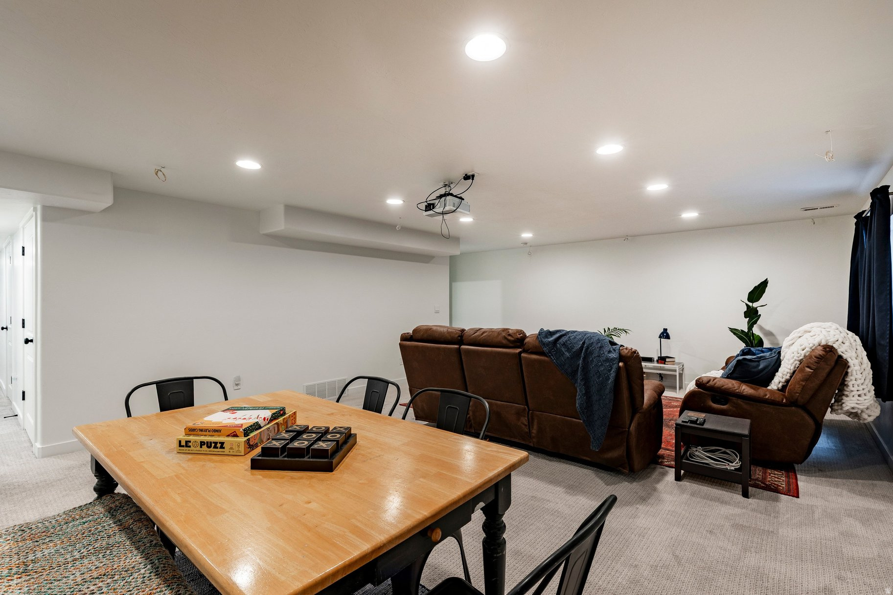 GATEWAY TO LITTLE VALLEY - Residential