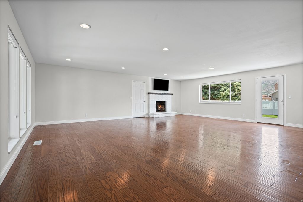 Photo of 1155 S PALISADES DR, Orem, UT 84097 (MLS # 2161107)