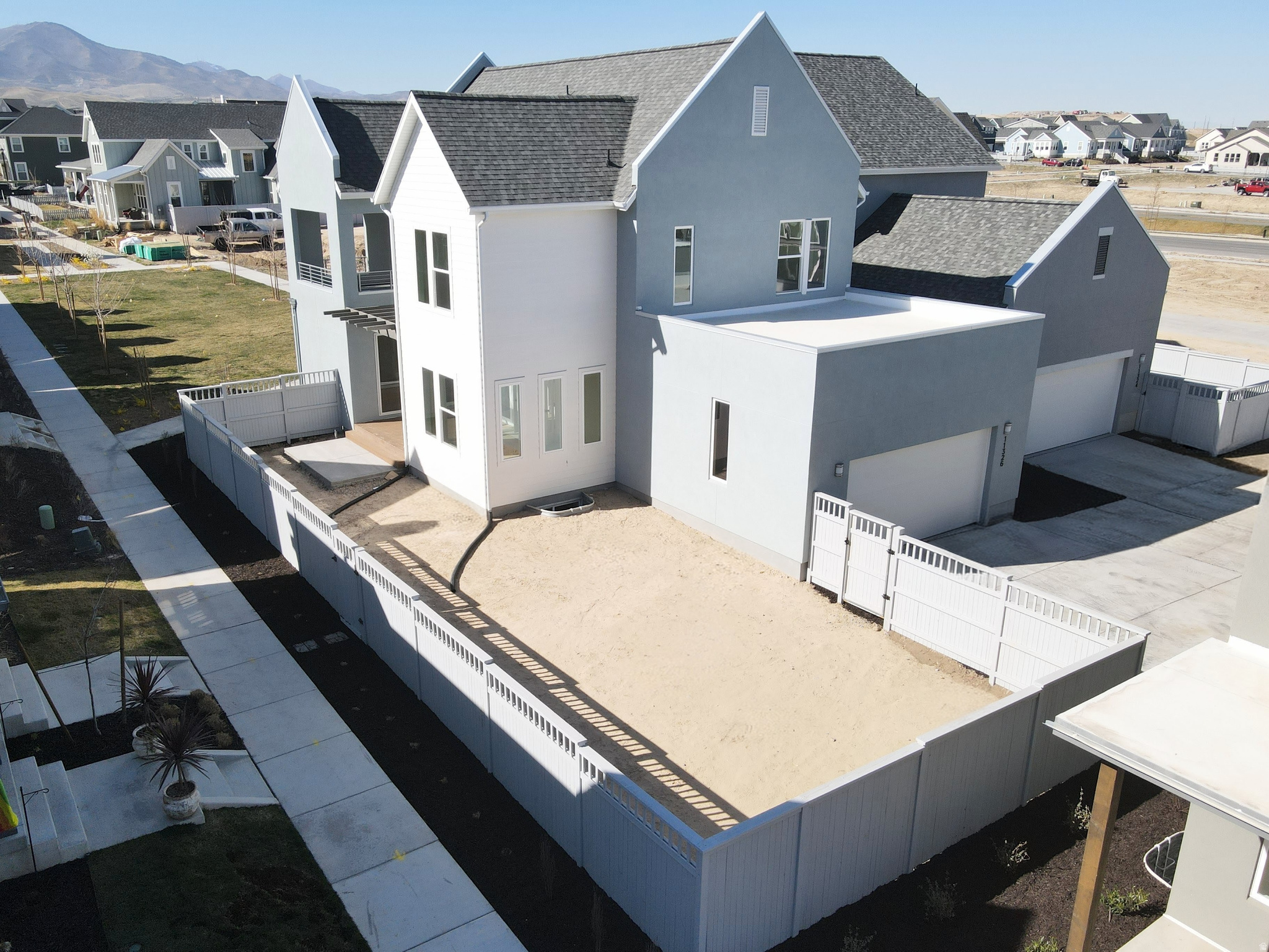 DAYBREAK - Residential