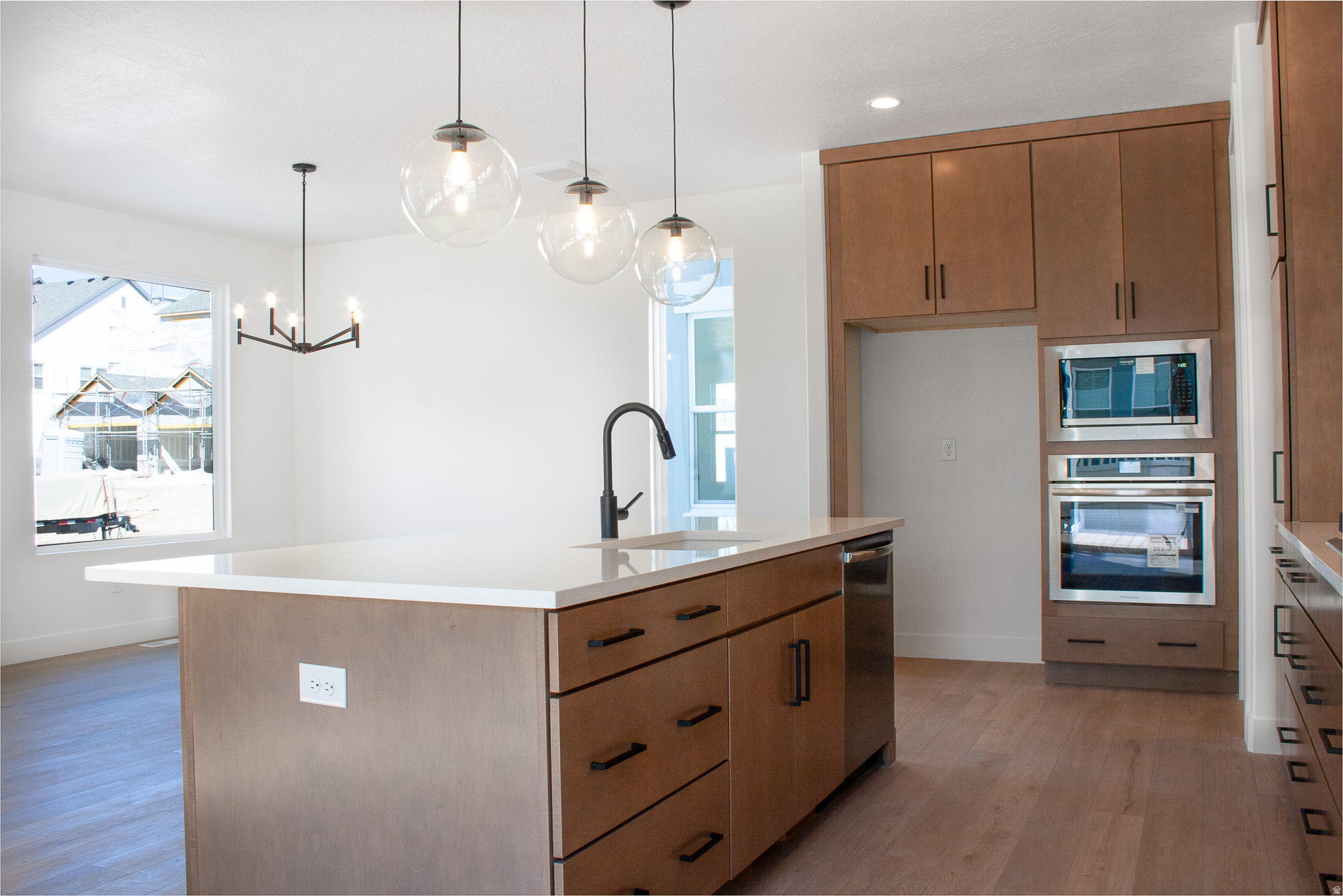 DAYBREAK - Residential