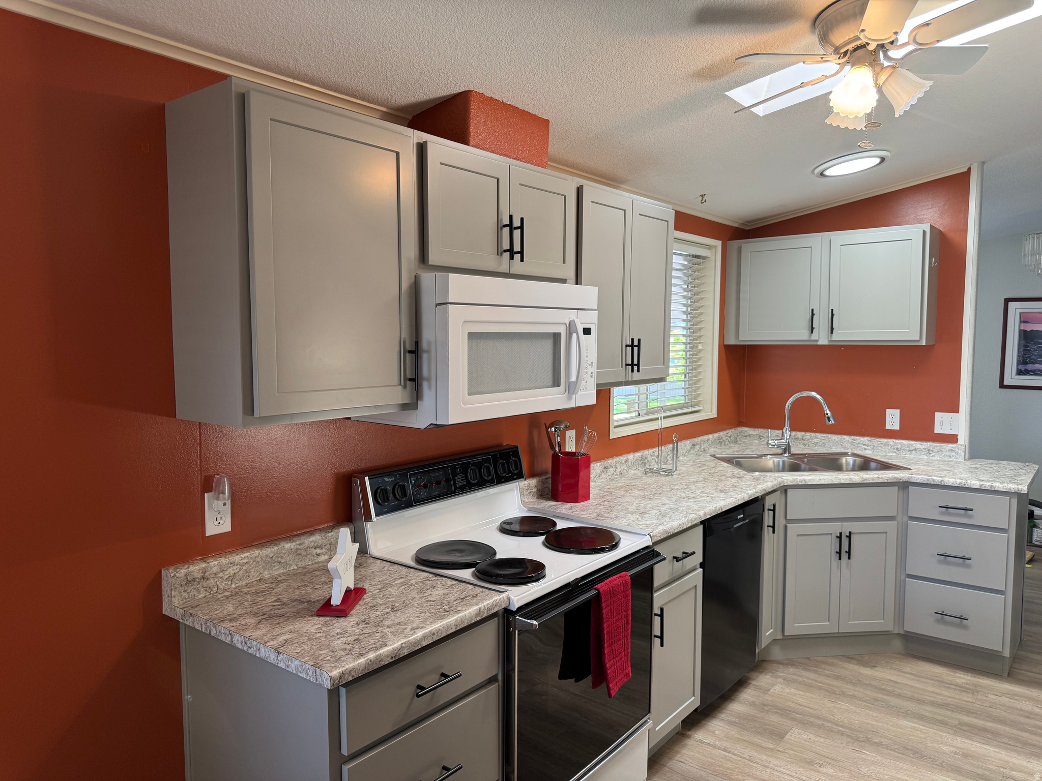 COTTONWOOD COVES - Residential