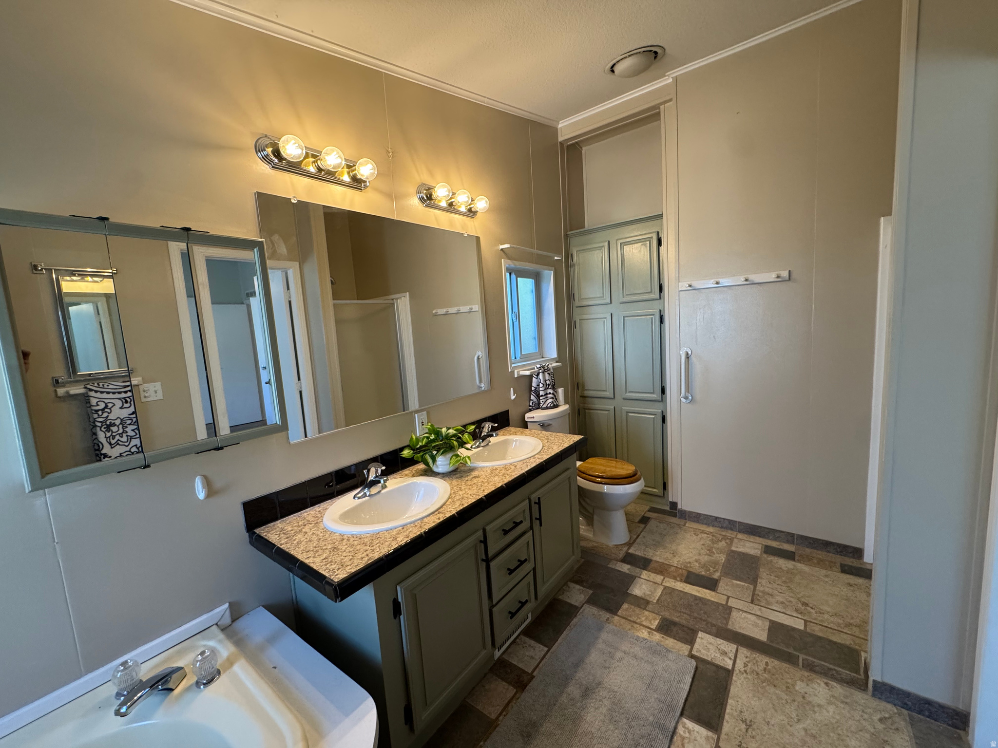 COTTONWOOD COVES - Residential