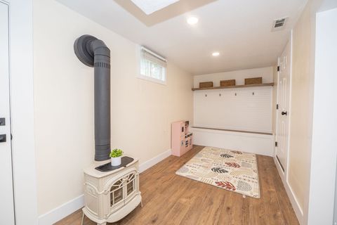 Tiny photo for 181 S COUNTRY CLUB DR E, South Ogden, UT 84405 (MLS # 2159201)