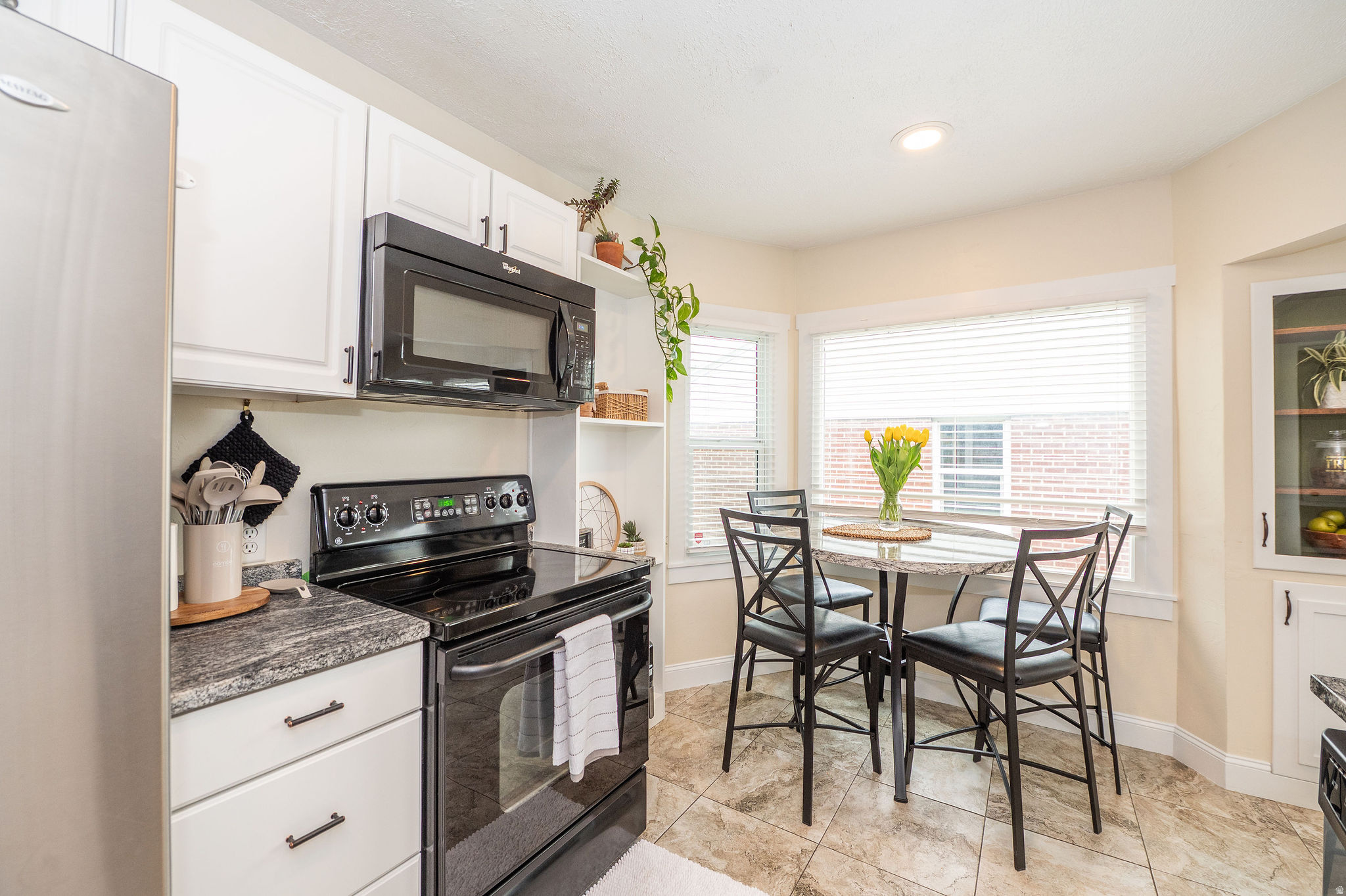 COUNTRY CLUB HEIGHTS - Residential