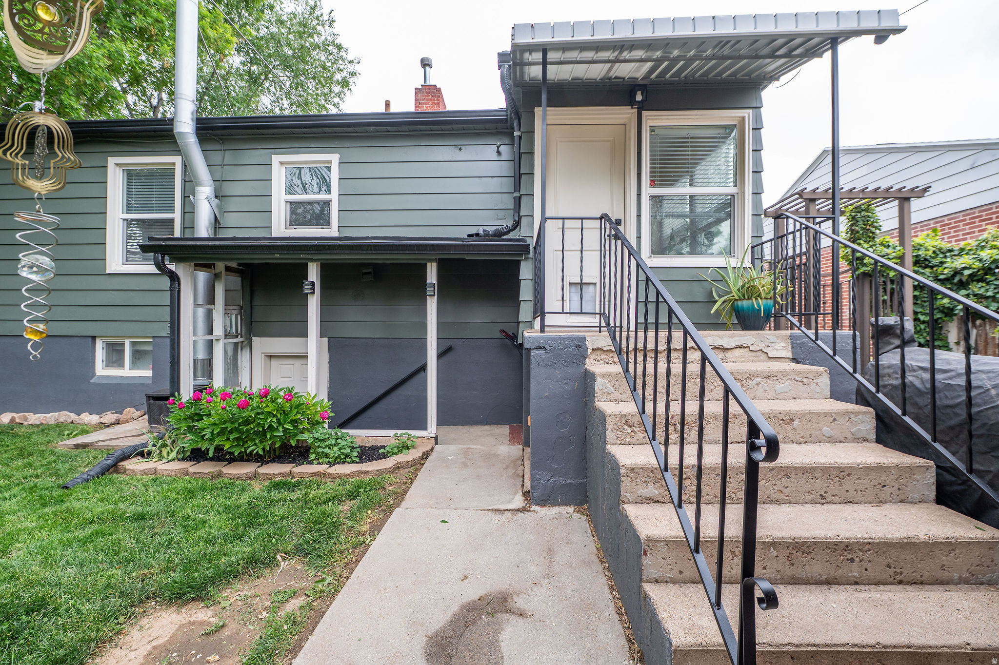 COUNTRY CLUB HEIGHTS - Residential
