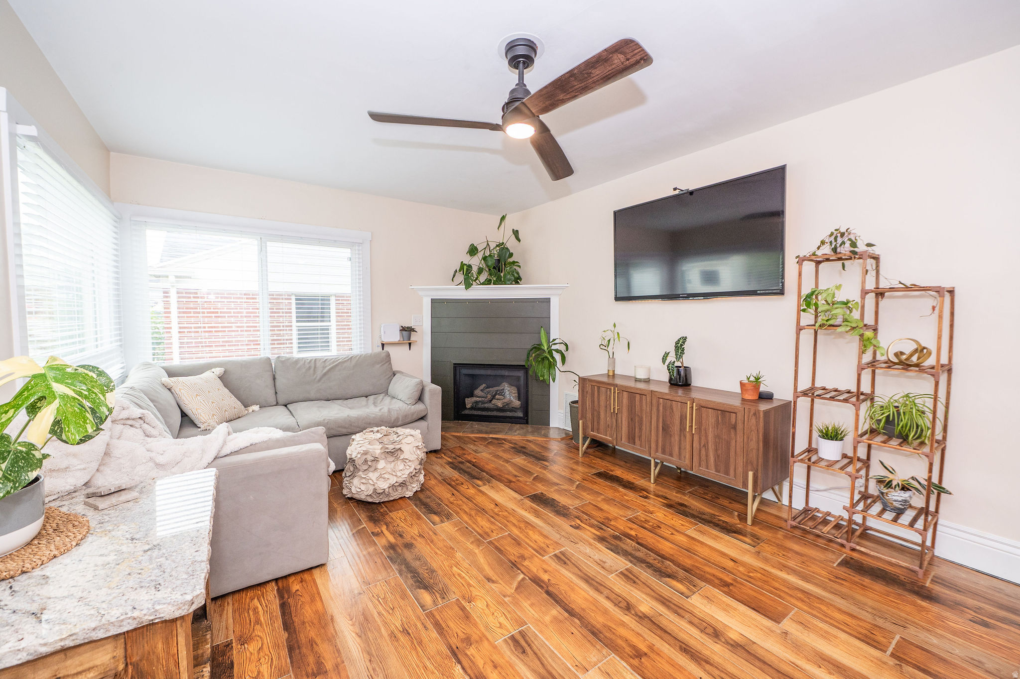 COUNTRY CLUB HEIGHTS - Residential