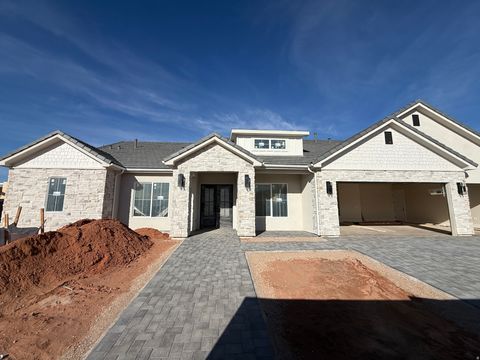 Photo of 393 E SIDBURY RD, Washington, UT 84780 (MLS # 2130546)