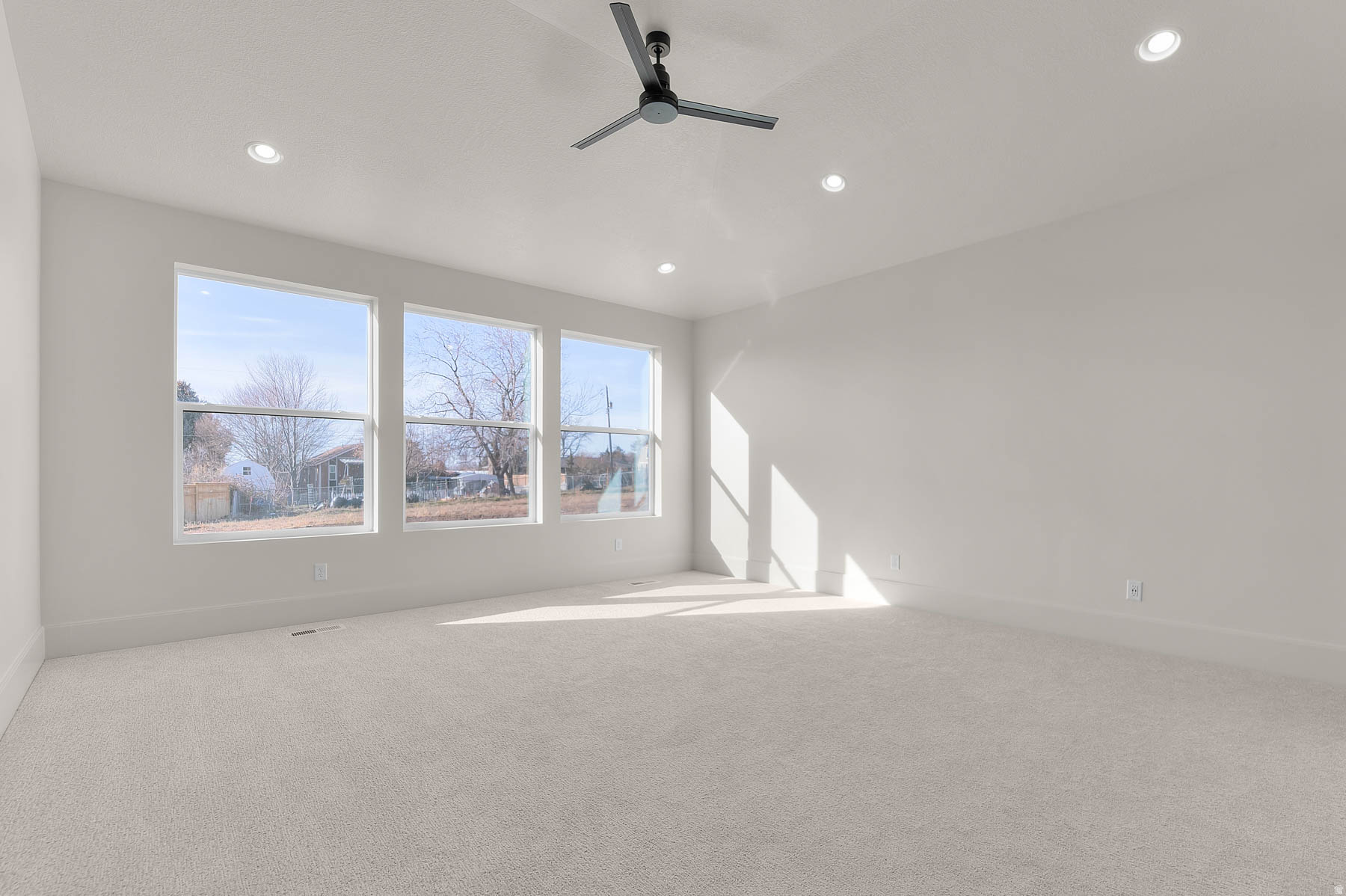 WEBER VIEW 221 - Residential