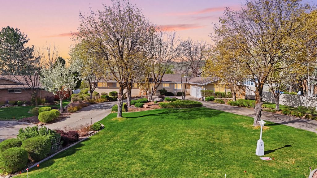 Photo of 485 PARKVIEW CIR, Smithfield, UT 84335 (MLS # 2148782)