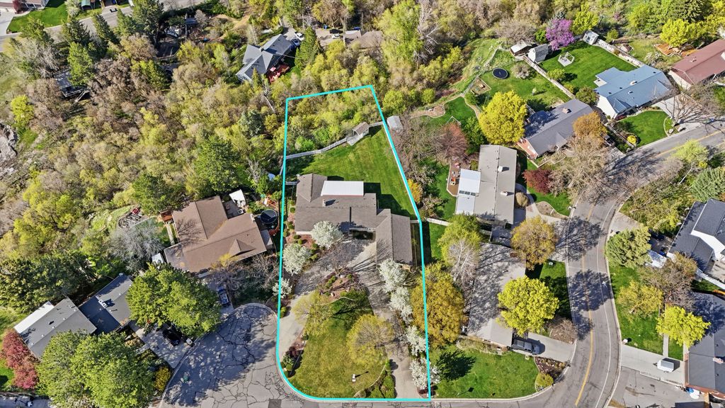 Photo of 485 PARKVIEW CIR, Smithfield, UT 84335 (MLS # 2148782)